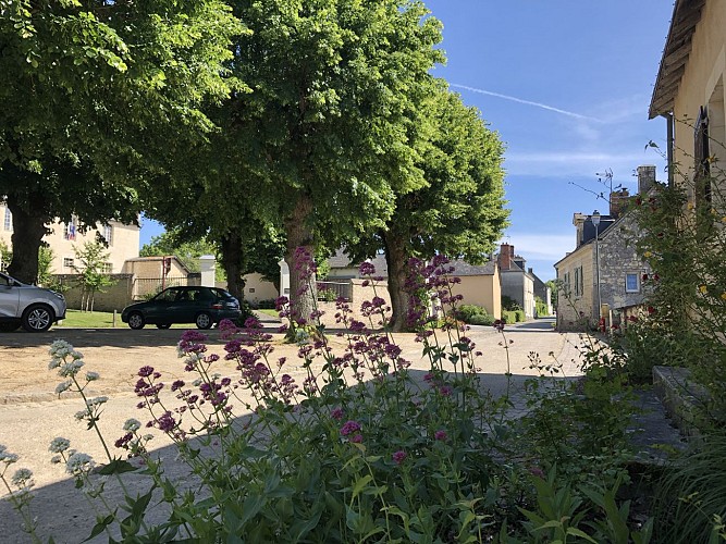 CORNILLÉ-LES-CAVES, VILLAGE DE CHARME ET CAVES TROGLODYTIQUES