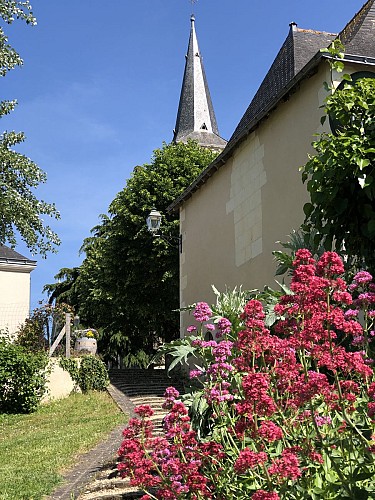 CORNILLÉ-LES-CAVES, VILLAGE DE CHARME ET CAVES TROGLODYTIQUES
