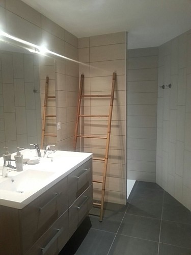 CHAMBRE D'HÔTES LES CARMES - LA PEROUSE