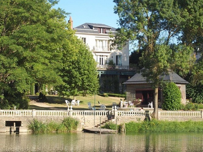 Maison de Charme "Treyves sur Loir"