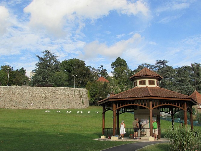Kiosque de puisage Badoit - fermé jusqu'au 15/05 pour maintenance