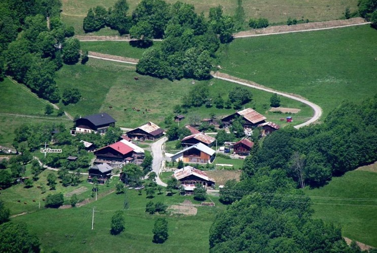 Le hameau de la Tonnaz