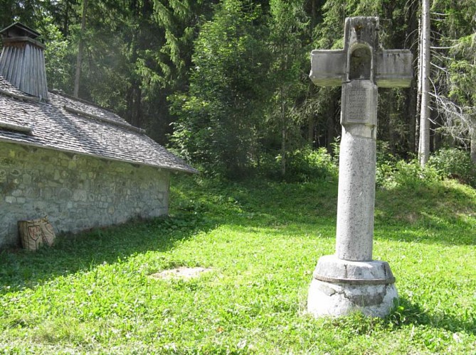 The Cross at Le Clos du Pin