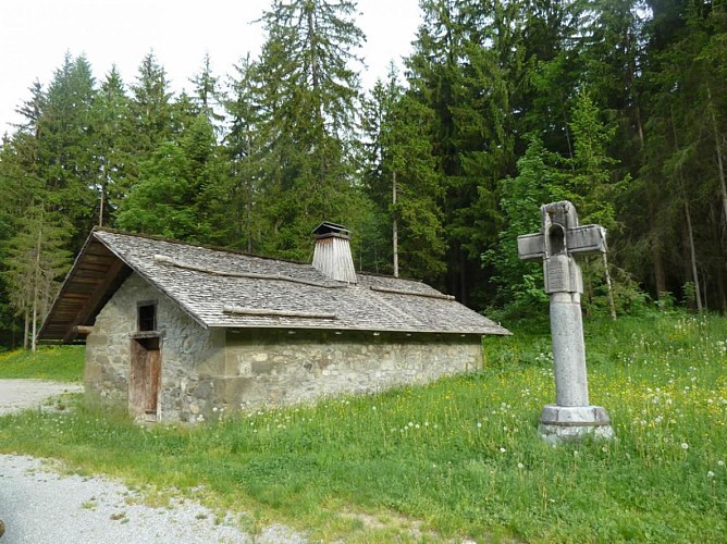 The Cross at Le Clos du Pin