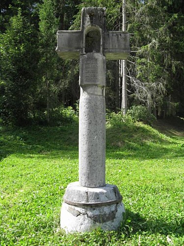 The Cross at Le Clos du Pin