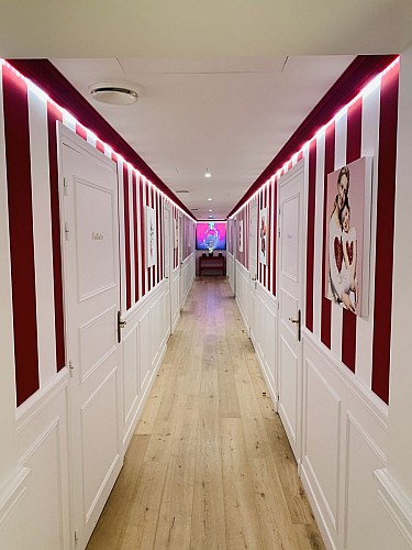 Spa By Clarins au Domaine des Hauts de Loire - Lobby couloir