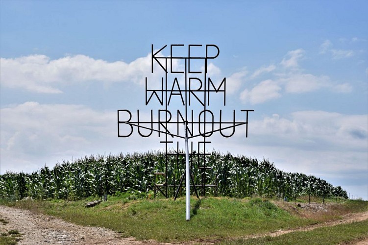 Work n°054-2 : Keep warm burnout the rich (stabile)