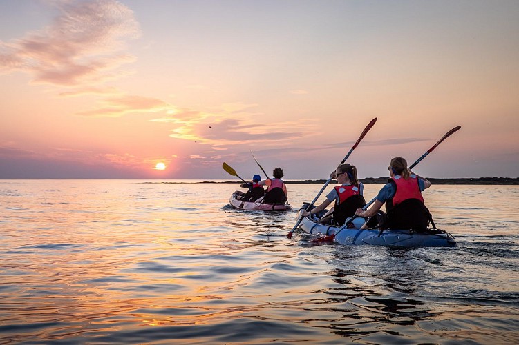 Balade au coucher du soleil à la Pointe Saint-Gildas avec Kayak Nomade