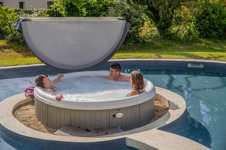 CHÂTEAU DES TOURELLES CHAMBRE BLEUE