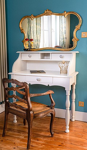 CHÂTEAU DES TOURELLES CHAMBRE BLEUE