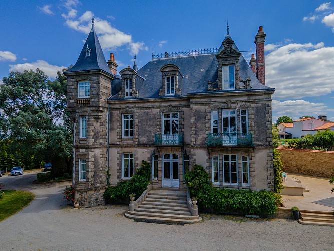 CHÂTEAU DES TOURELLES - CHAMBRE VERTE