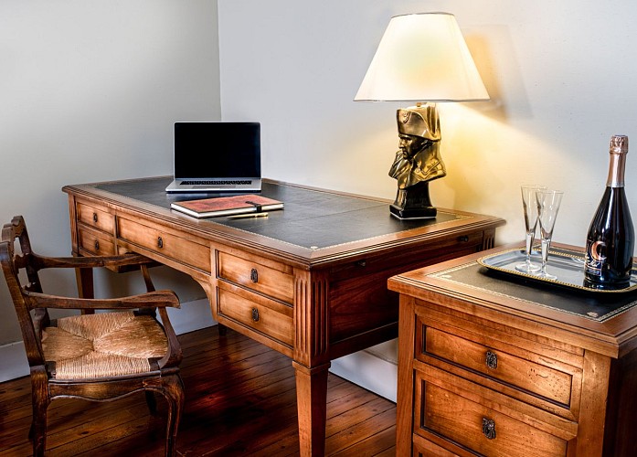 CHÂTEAU DES TOURELLES - CHAMBRE VERTE