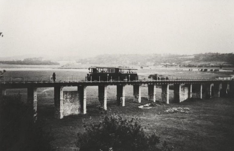 Le Pont des marais et la Passerelle de la Côtière, deux ouvrages ferroviaires