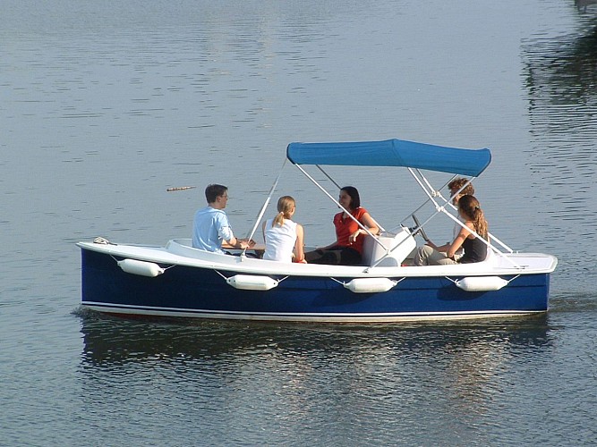 BATEAUX ÉLECTRIQUES RUBAN VERT NORT-SUR-ERDRE