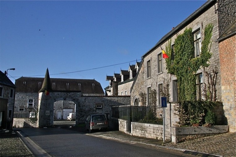 Evrehailles: ferme du Buc & église St-Laurent