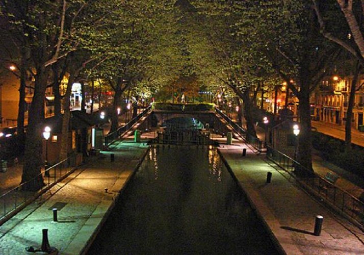 Open air dinner cruise on the Seine and the St. Martin Canal