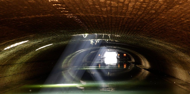 Open air dinner cruise on the Seine and the St. Martin Canal