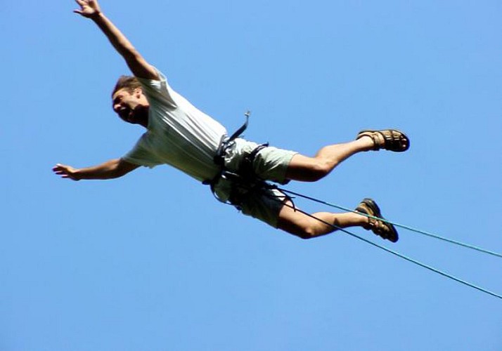 Saut à l’élastique dans les Pyrénées catalanes - à 3h de Barcelone