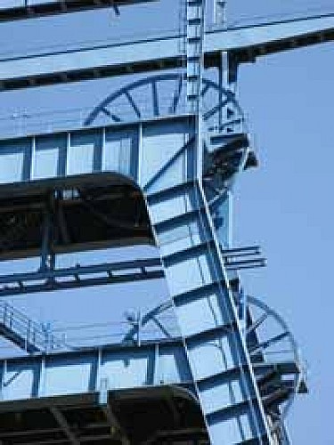 Chevalement de la fosse n°9