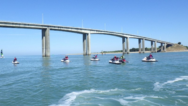 FULL JET - JET-SKI/BOUÉE TRACTÉE