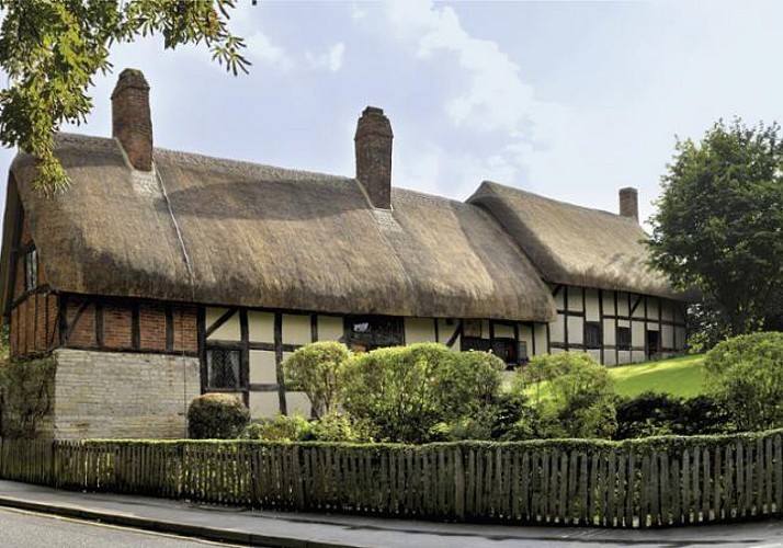 Excursion to Oxford, the Cotswolds and Christmas meal in Stratford-upon-Avon – Leaving from London