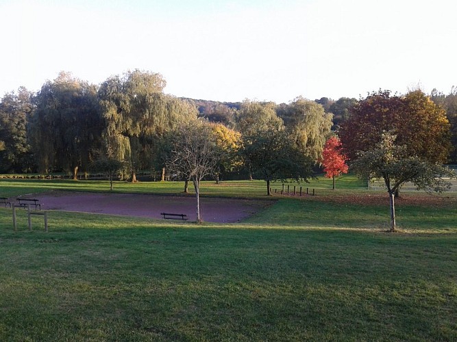 Environnement-Aire-Camping-car-Courtonne-la-Meurdrac