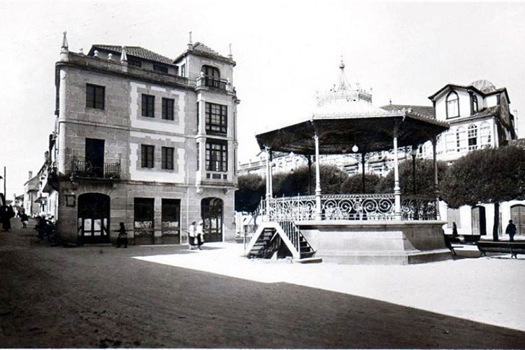 1. THE BANDSTAND