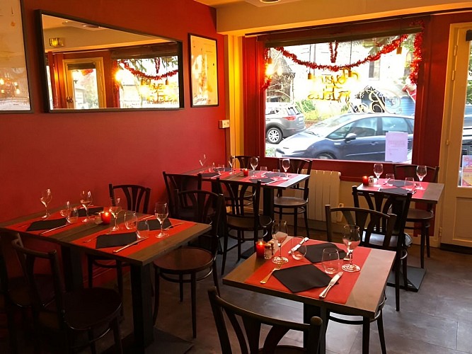 Bacchus-et-Marmitons-Moyaux-salle