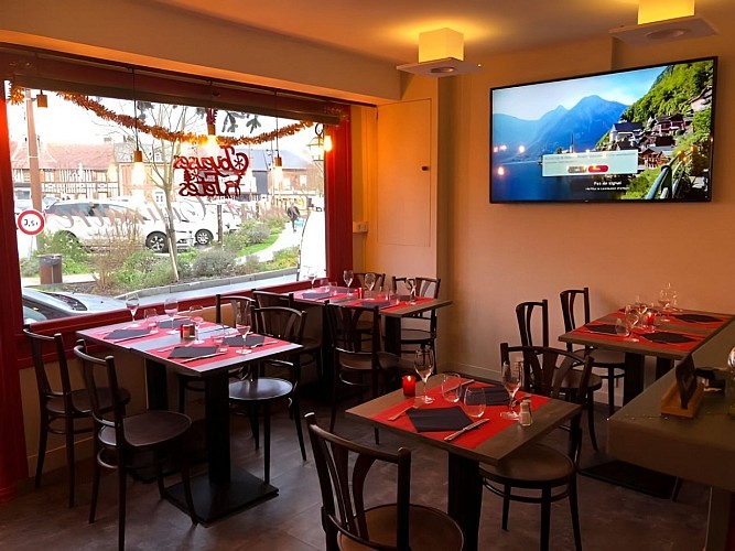 Bacchus-et-Marmitons-Moyaux-tables