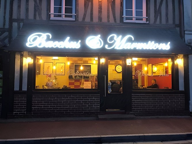 Bacchus-et-Marmitons-Moyaux-exterieur