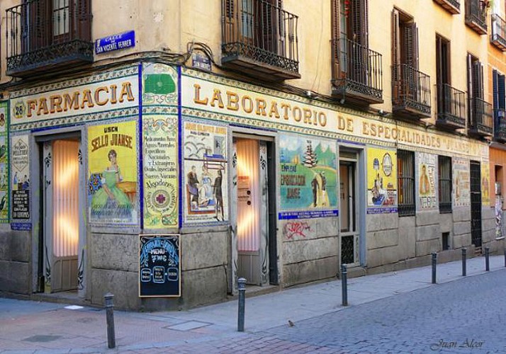 Private guided visit to the Malasaña area with a Romantism Museum entrance ticket included - Madrid