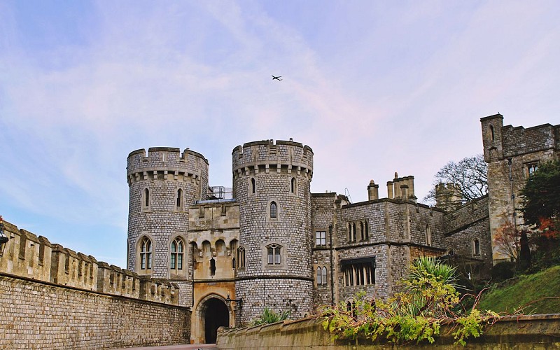 Windsor, Salisbury Cathedral, Stonehenge and Bath Tour