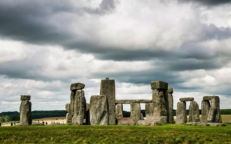 Windsor, Salisbury Cathedral, Stonehenge and Bath Tour