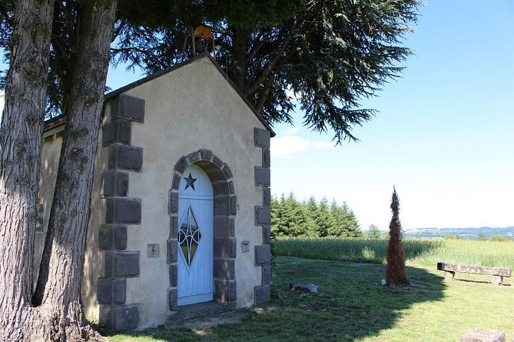 Chapelle Notre-Dame des Blés - Point de vue Volcans d'Auvergne