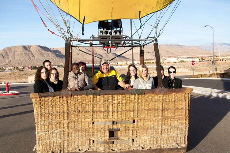 Fahrt mit dem Heißluftballon über Las Vegas bei Sonnenaufgang