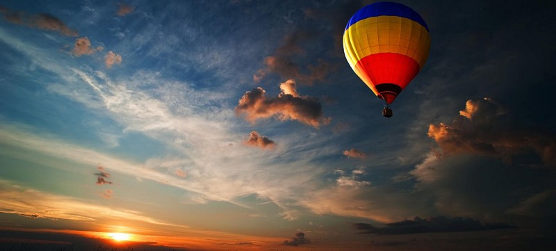 Sunrise hot air balloon ride over Las Vegas