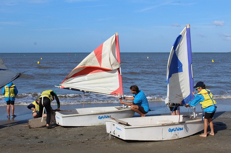 OPTIMIST AVEC LE CENTRE NAUTIQUE DE SAINT-BREVIN