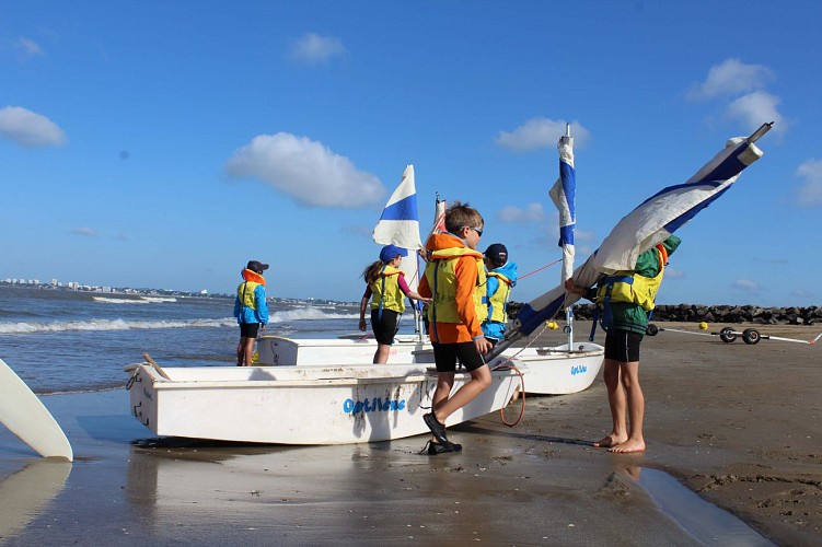 OPTIMIST AVEC LE CENTRE NAUTIQUE DE SAINT-BREVIN