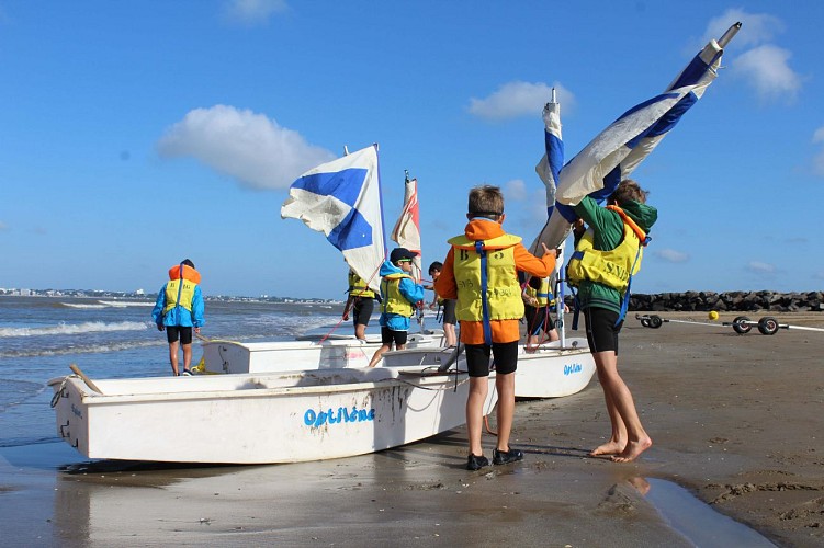 OPTIMIST AVEC LE CENTRE NAUTIQUE DE SAINT-BREVIN