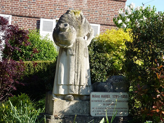 Statue de Marie Harel 2
