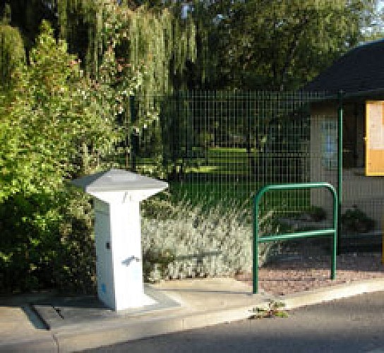  Aire de service pour camping-cars à Saint-Amand-en-Puisaye