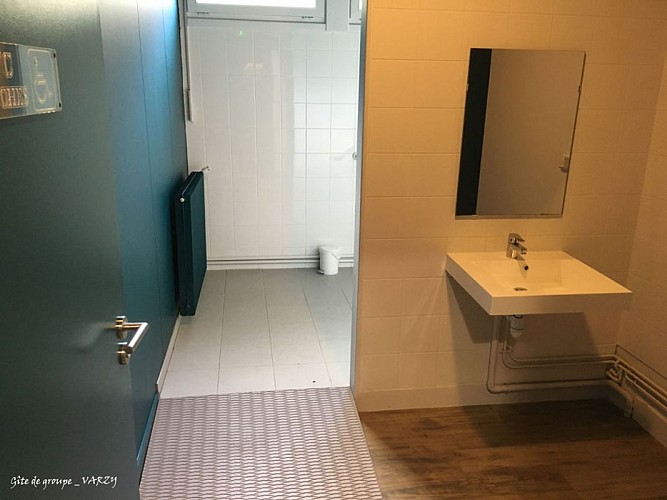 Hébergement de groupe - sanitaires adaptés