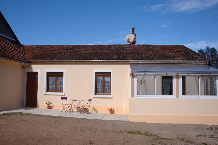 Maison et petite terrasse