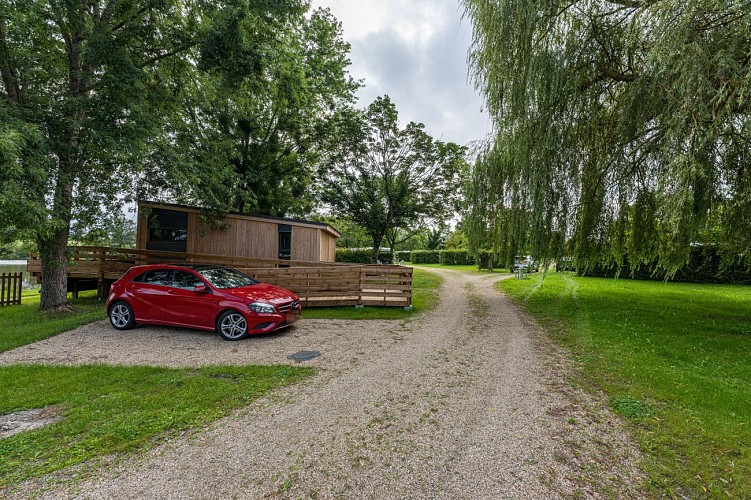 Allée camping La Nocle-Maulaix 