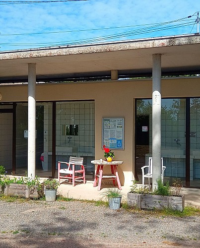 bloc sanitaire du Camping de l'Etang du Goulot