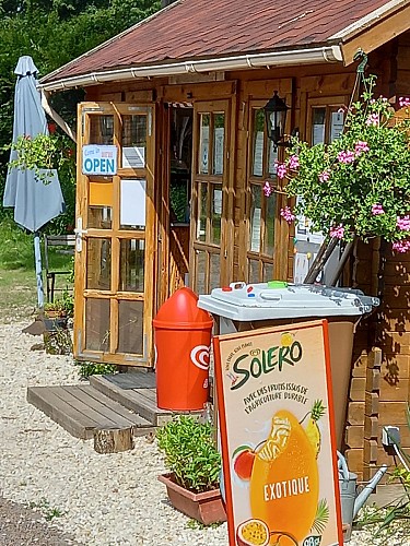 l'accueil du Camping de l'Etang du Goulot