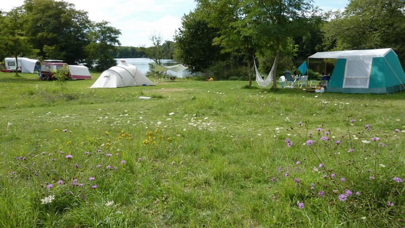 Camping Fougeraie grand emplacement confort