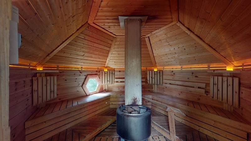Sauna traditionnel finlandais 