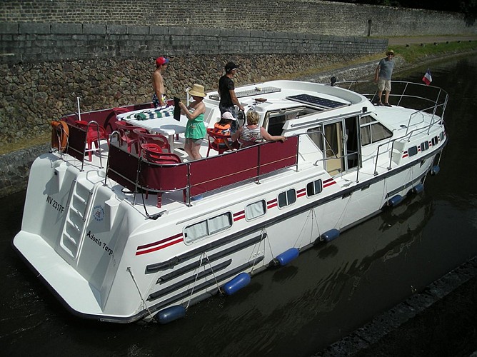 Location de bateaux Aquafluvial - CANAL DU NIVERNAIS