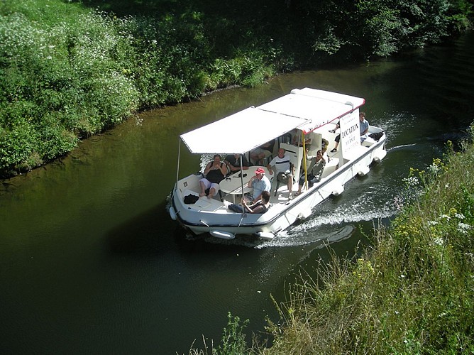 Location de bateaux à la journée Aquafluvial - CANAL DU NIVERNAIS